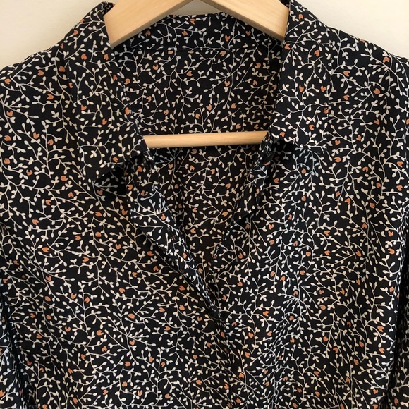 Lightweight floral button down collared shirt - Picture 5 of 7